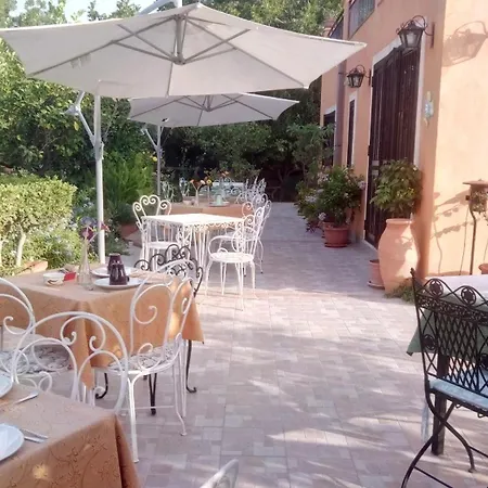 Giovanna Nocleg ze śniadaniem 3*